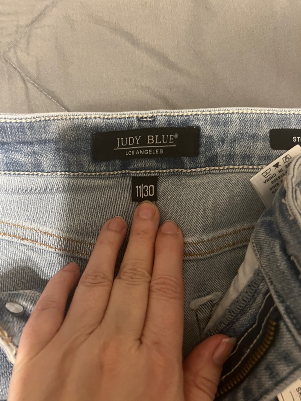Wide-Leg Light Blue Women's Jeans - Picture 3 of 9